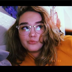 Meet your Posher, Lanie